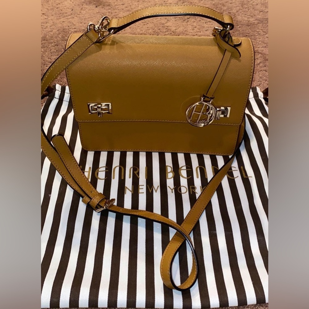 *PRICE FIRM* Henri Bendel Handbag, a Staple piece of History. No known wear